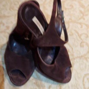 CHUCKIES NEW YORK Leather Chain-Link Accents Gladiator Sandals Size 38